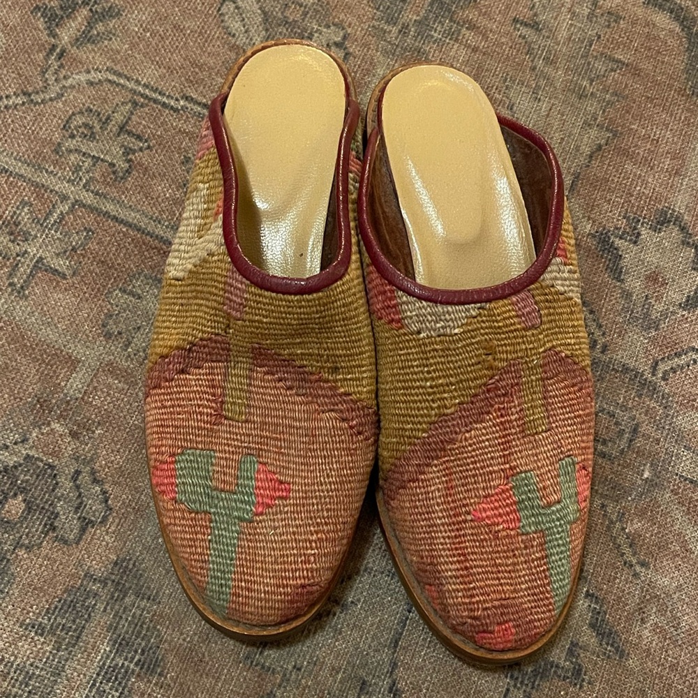 Woven Kilim Mules - Picture 3 of 6